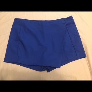 Express size 12 skort bright blue.